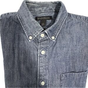 Banana Republic Men’s Denim Large Shirt